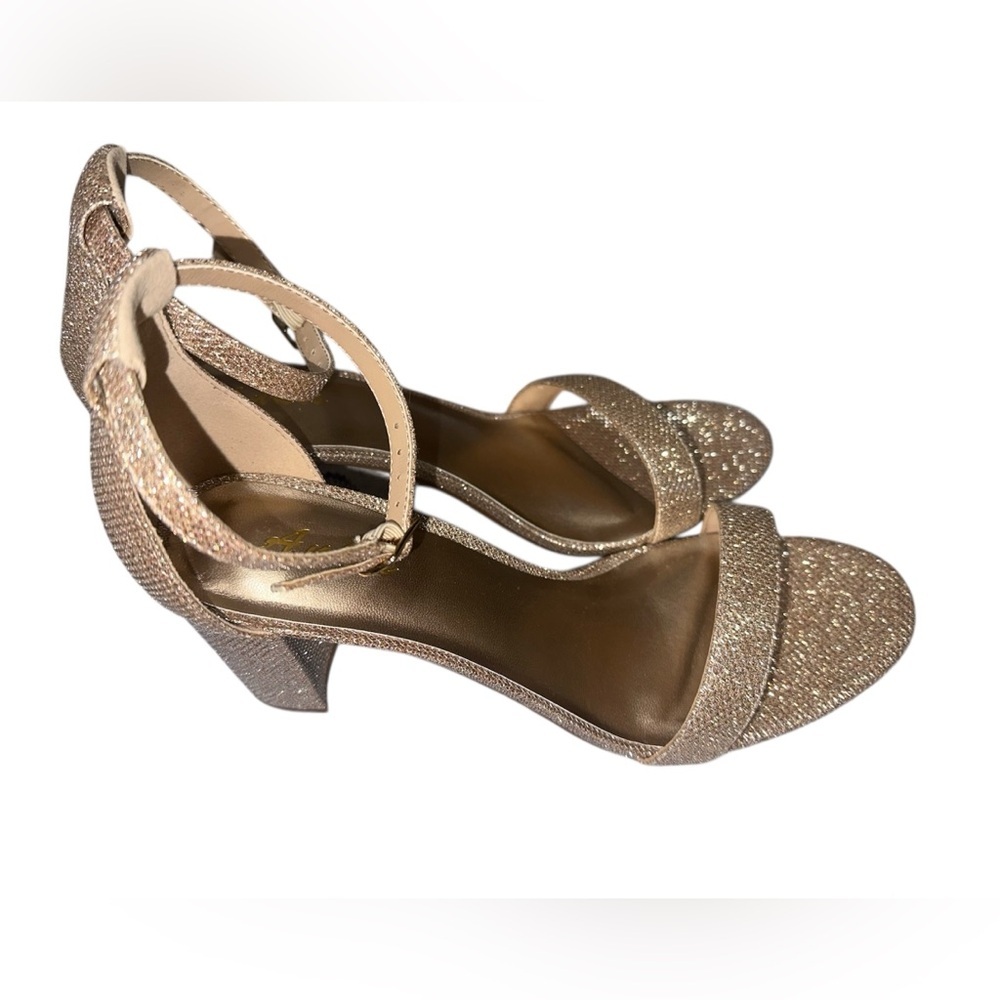 Ankis Women's Heels, Open Toe, Ankle Strap,  size 9.5.    (# 124)